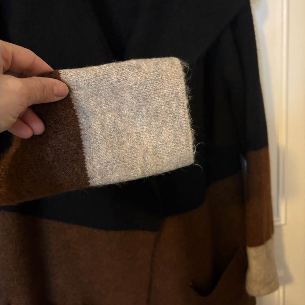 Colorblock Coat with Pockets - Picture 3 of 3